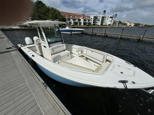 Slide: The Image of Everglades 273 Center Console 2018 - 5