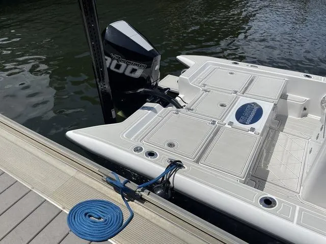 Slide: The Image of Velocity 26 BAY HYBRID 2023 - 18