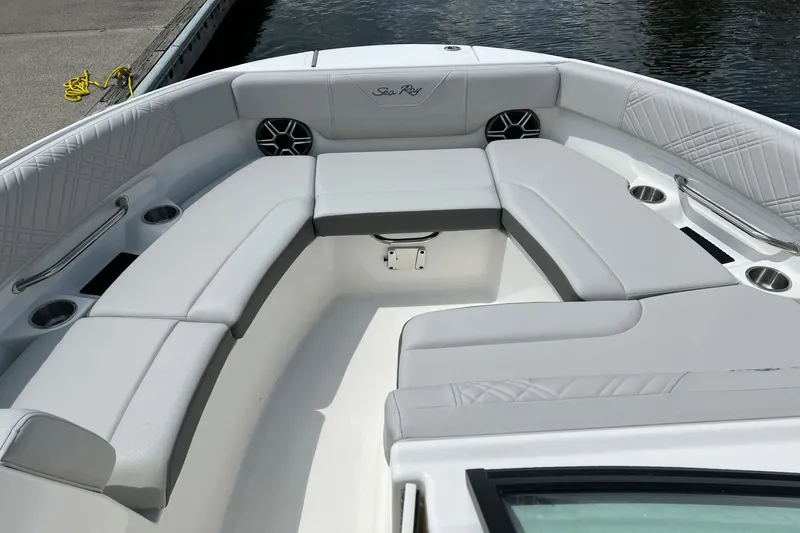 Slide: The Image of Sea Ray SDX 230 Outboard 2026 - 22