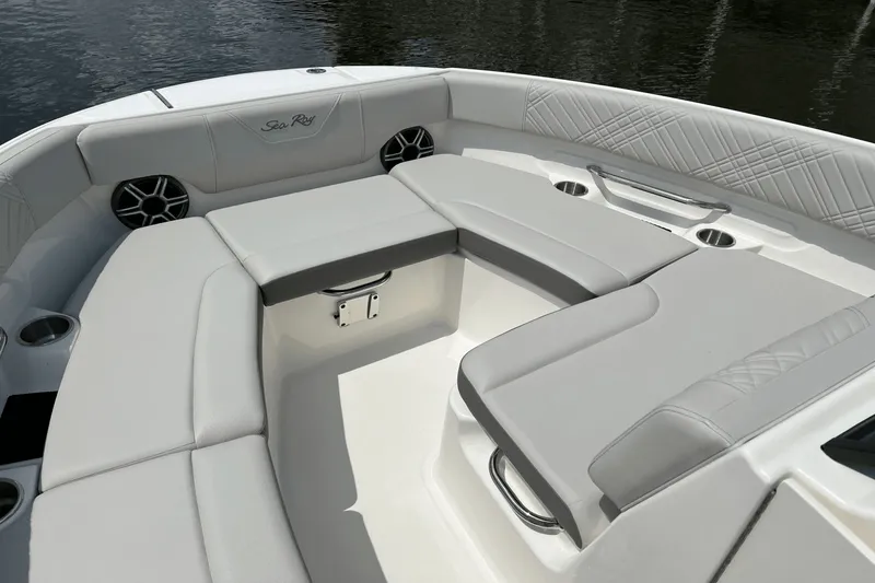 Slide: The Image of Sea Ray SDX 230 Outboard 2026 - 23