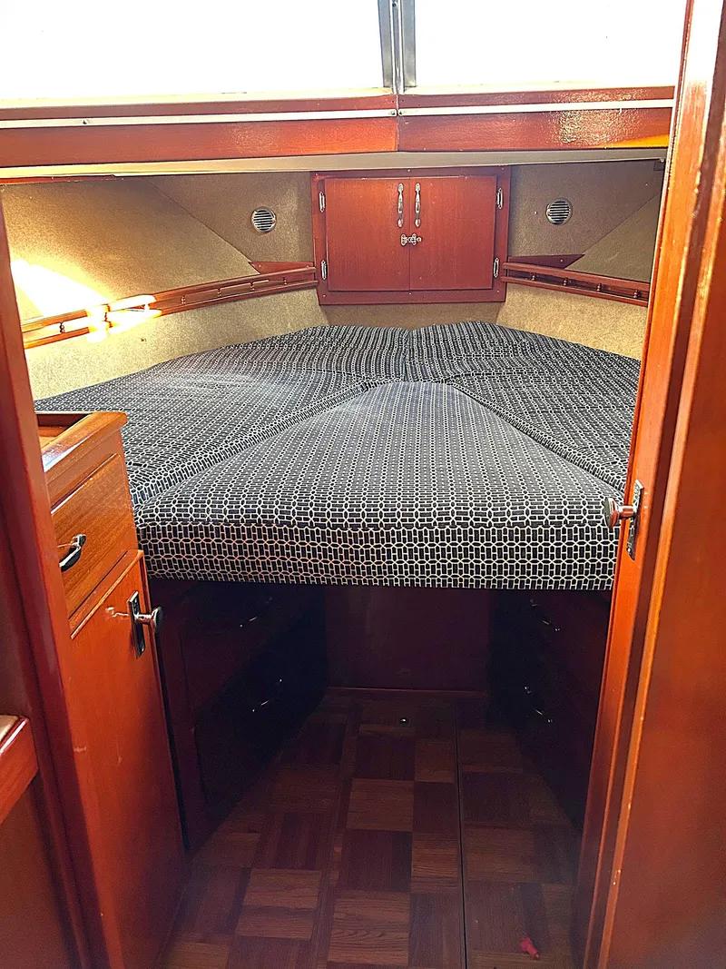 Slide: The Image of V-BERTH W/FILLER CUSHIONS MAKING DOUBLE BERTH FORWARD - 16