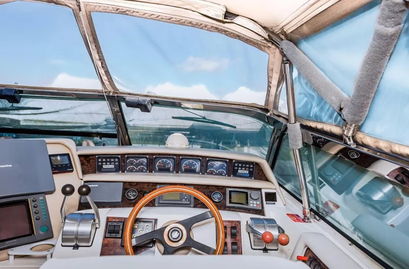 Slide: The Image of Sea Ray 630 Super Sun Sport 1996 - 13