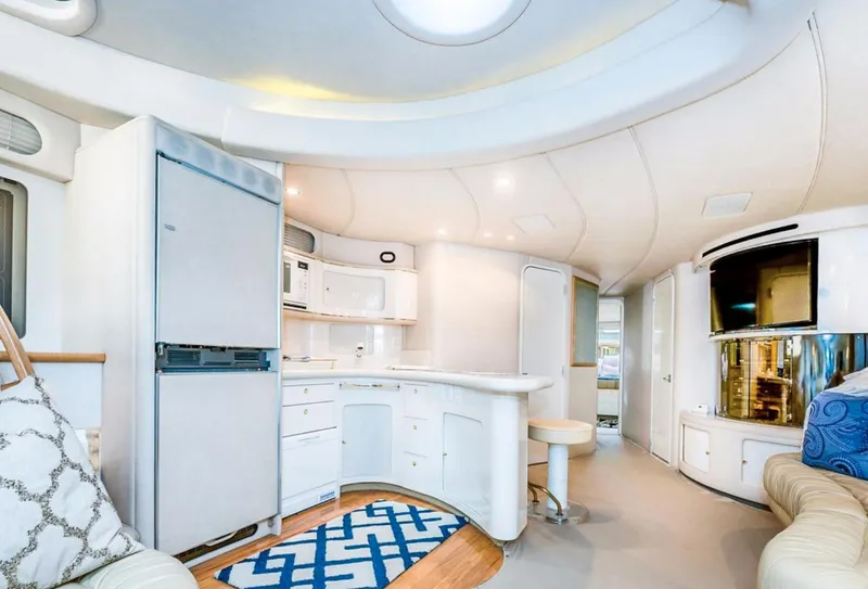 Slide: The Image of Sea Ray 630 Super Sun Sport 1996 - 16