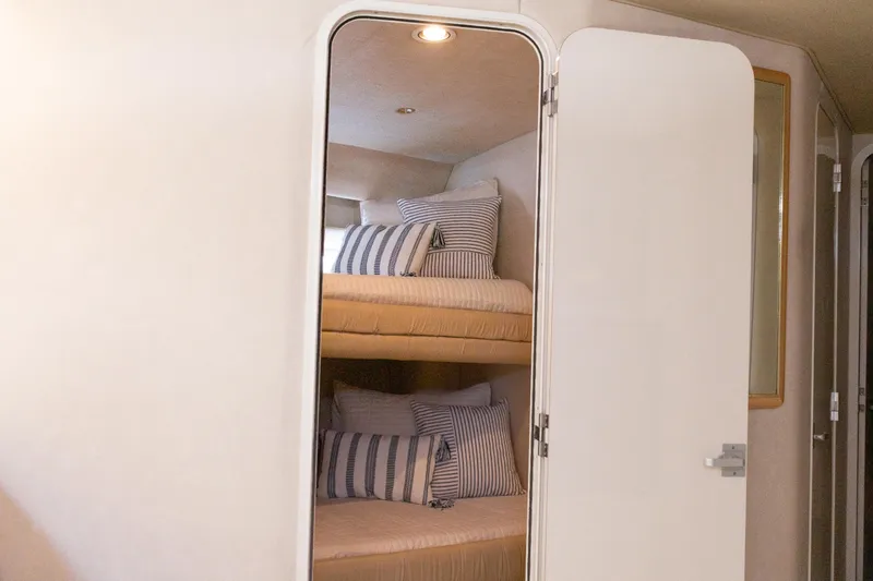 Slide: The Image of Sea Ray 630 Super Sun Sport 1996 - 19