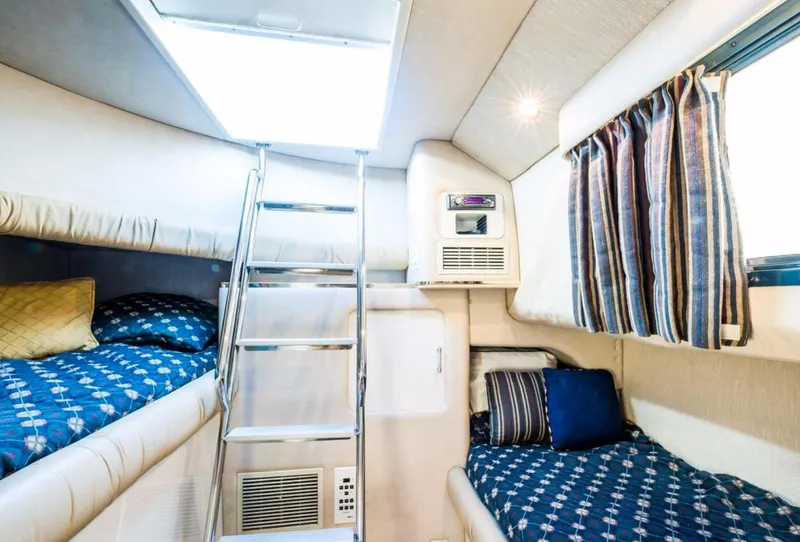 Slide: The Image of Sea Ray 630 Super Sun Sport 1996 - 24