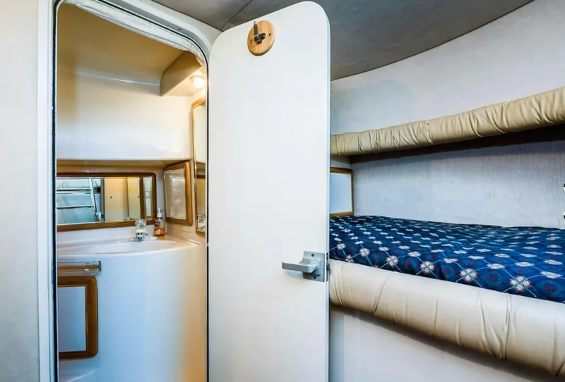 Slide: The Image of Sea Ray 630 Super Sun Sport 1996 - 25