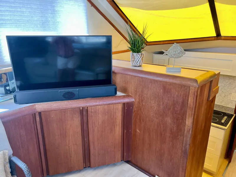 Slide: The Image of Interior of 1989 Californian 48MY yacht with TV and decor. - 29