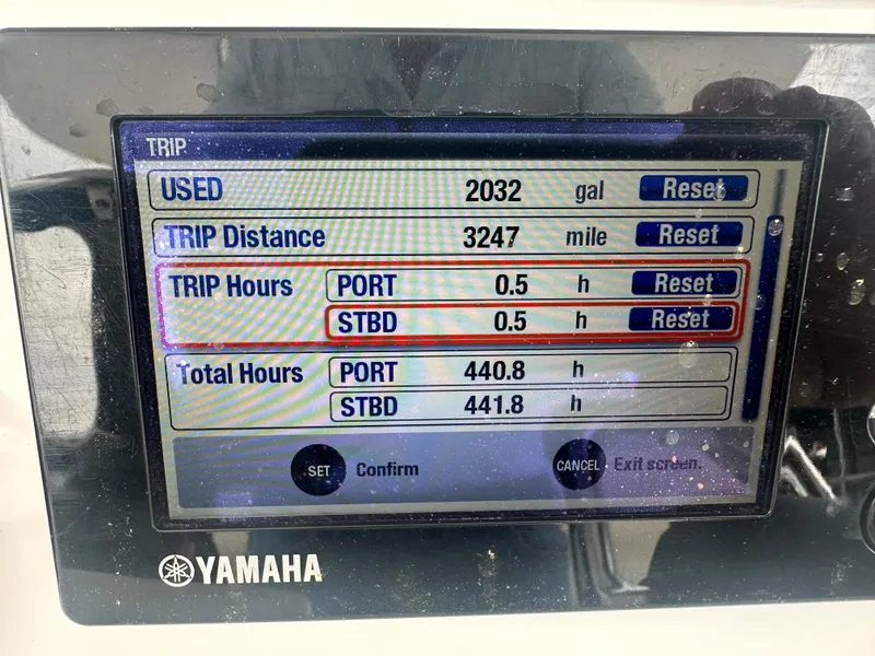 Slide: The Image of Yamaha display showing trip data for Southport 27 Center Console, 2014 model. - 35