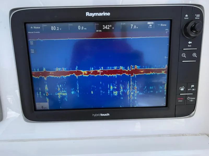 Slide: The Image of Raymarine display on 2014 Southport 27 Center Console showing sonar data. - 7