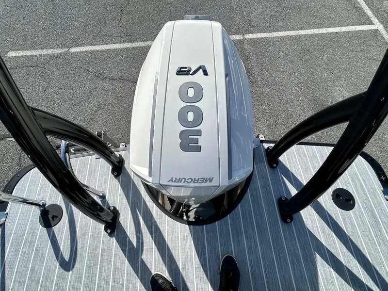 Slide: The Image of Top view of a 2025 Berkshire 23UL STS 3.0 with Mercury 300 V8 engine. - 23