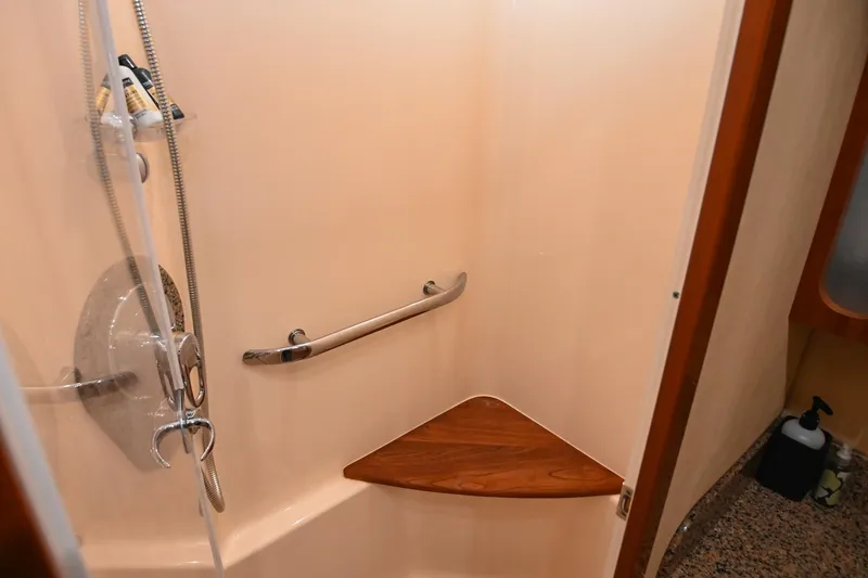 Slide: The Image of Sea Ray 60 Sundancer 2007 - 90