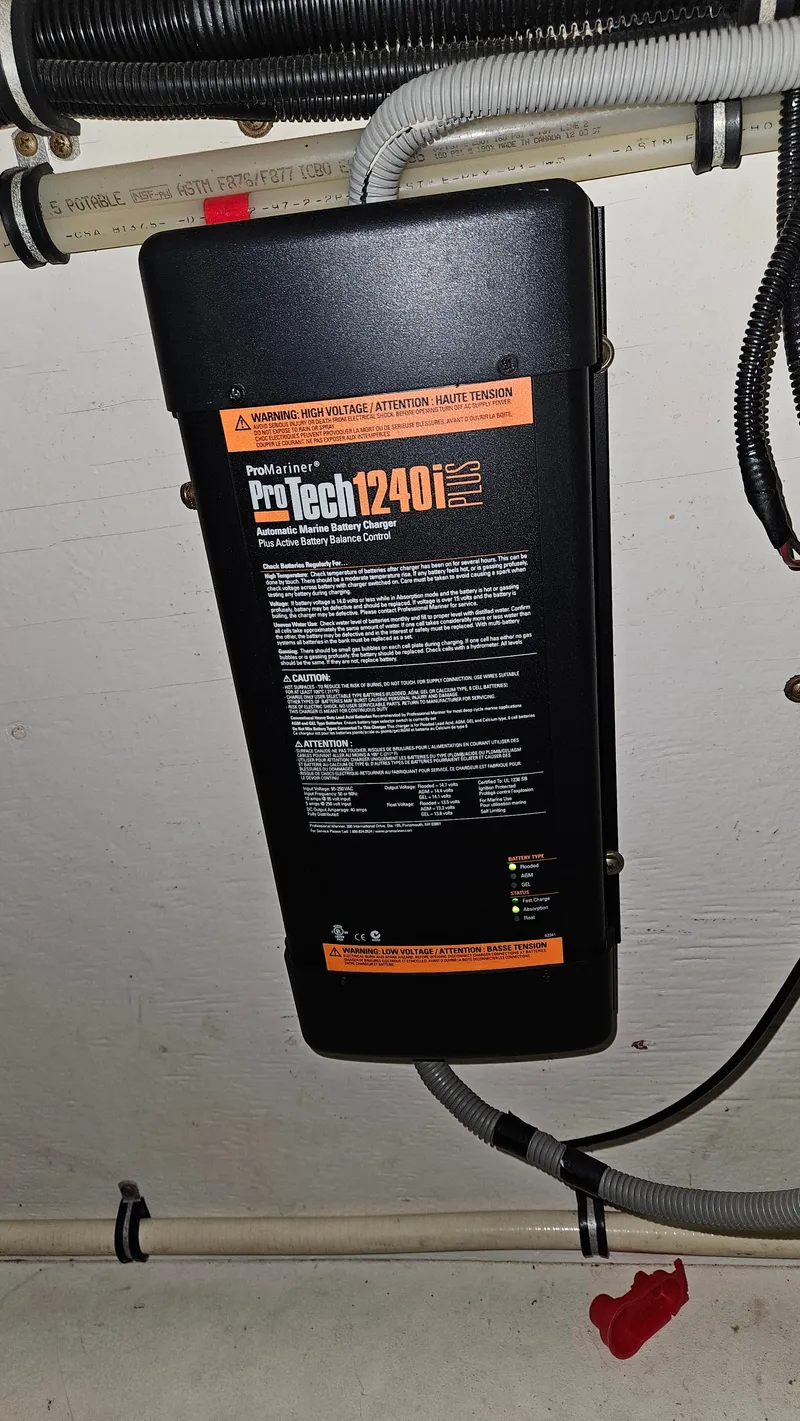 Slide: The Image of Chris-Craft 320 Express Cruiser 1998 - 36