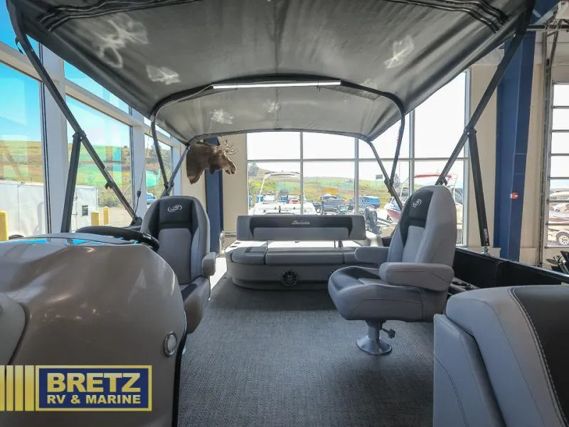 Slide: The Image of Aria A22UC 2025 - 11