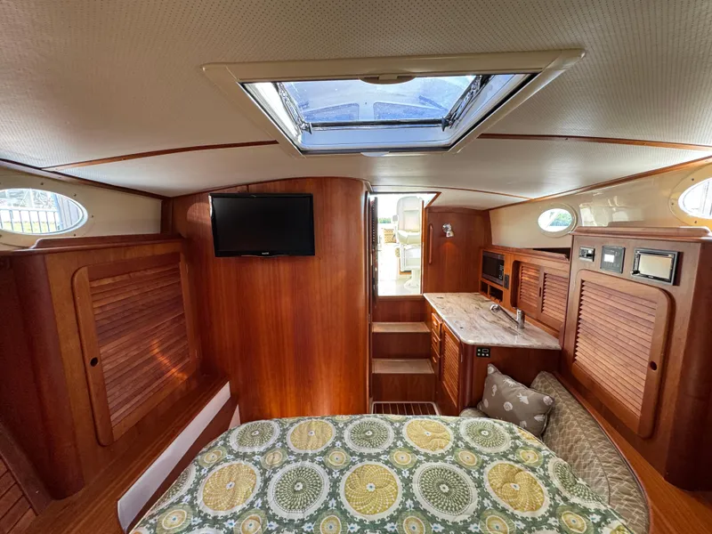 Slide: The Image of 2014 Hinckley Picnic Boat MKIII RAMBLER II - 14