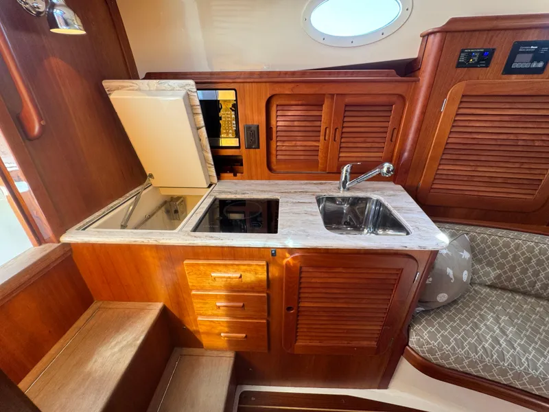 Slide: The Image of 2014 Hinckley Picnic Boat MKIII RAMBLER II - 15