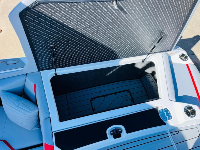 Slide: The Image of Nautique Super Air Nautique G23 2025 - 52