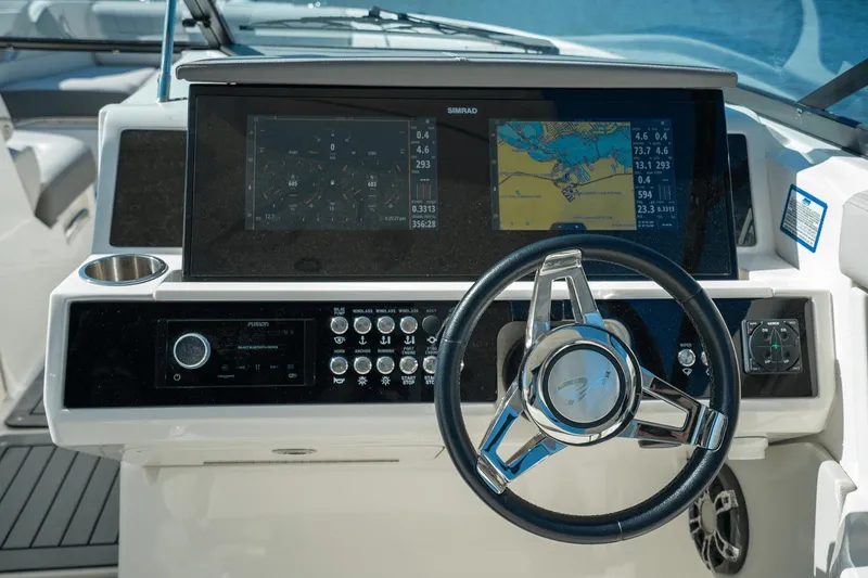 Slide: The Image of Sea Ray SLX 350 OB 2021 - 15