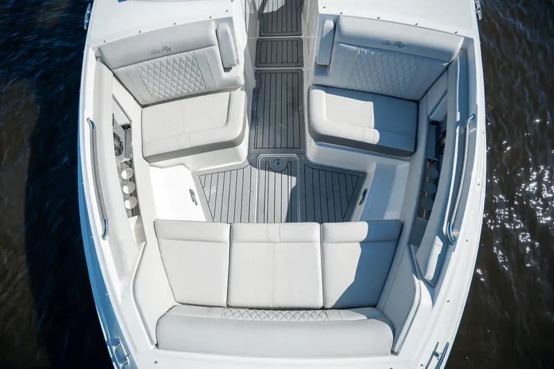 Slide: The Image of Sea Ray SLX 350 OB 2021 - 27