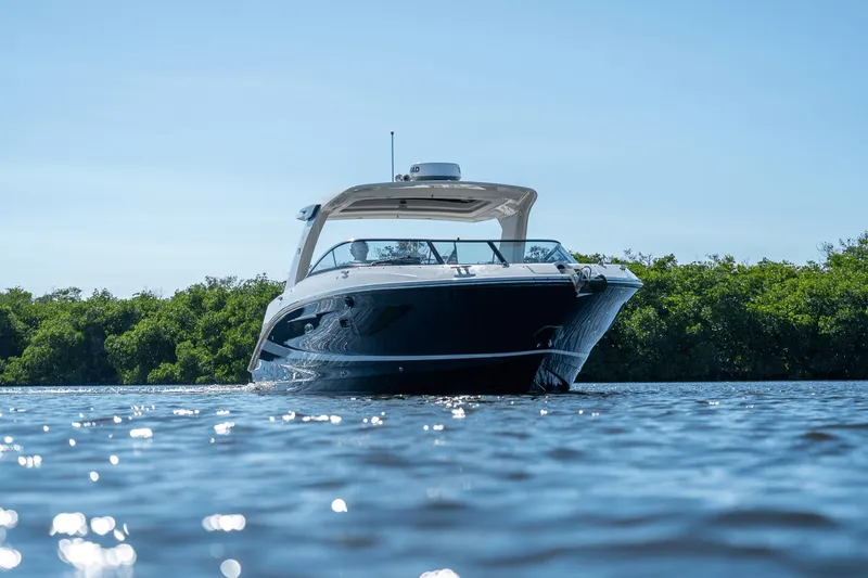 Slide: The Image of Sea Ray SLX 350 OB 2021 - 31