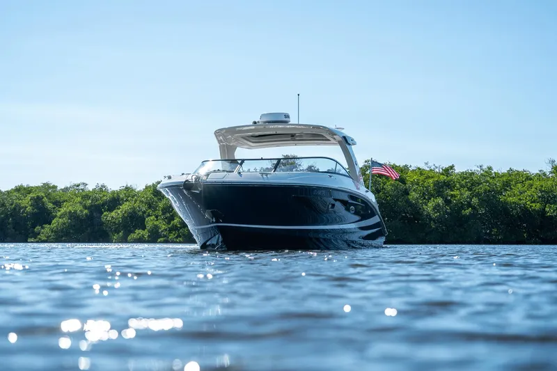 Slide: The Image of Sea Ray SLX 350 OB 2021 - 32