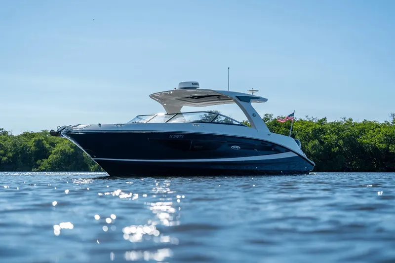Slide: The Image of Sea Ray SLX 350 OB 2021 - 33