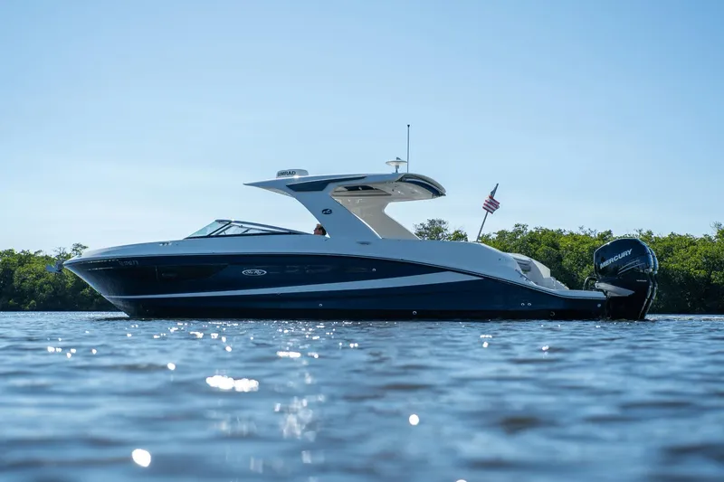 Slide: The Image of Sea Ray SLX 350 OB 2021 - 35