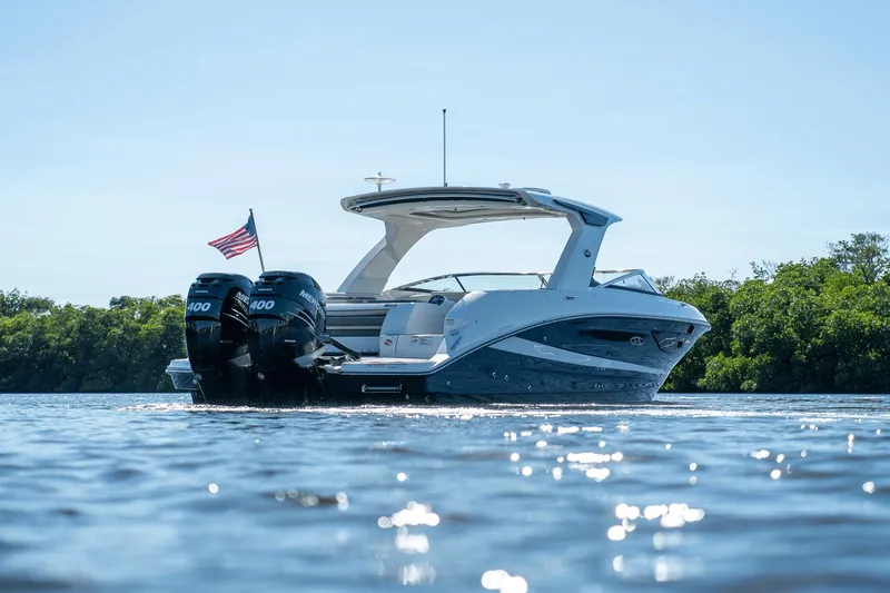 Slide: The Image of Sea Ray SLX 350 OB 2021 - 37