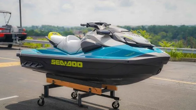 Slide: The Image of Sea-Doo GTI 2025 - 4