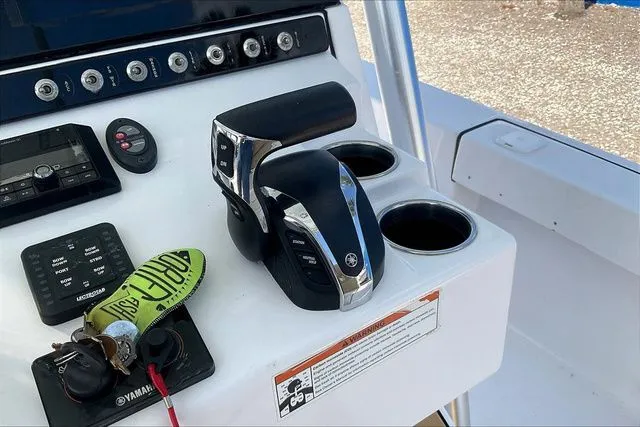 Slide: The Image of Sportsman Masters 247 Bay Boat 2021 - 46