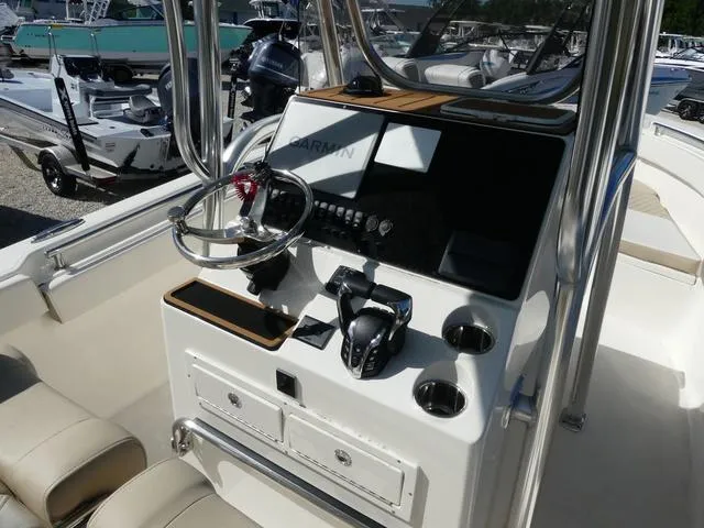 Slide: The Image of Bulls Bay 255CC 2025 - 15