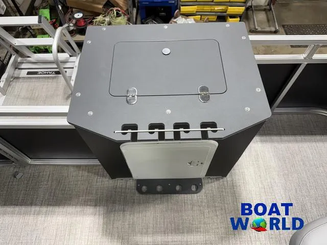 Slide: The Image of 2025 Tahoe Sport 23' Fish & Cruise boat console at Boat World showroom. - 20