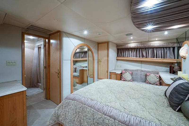 Slide: The Image of VIP Guest Stateroom - 1 - 30