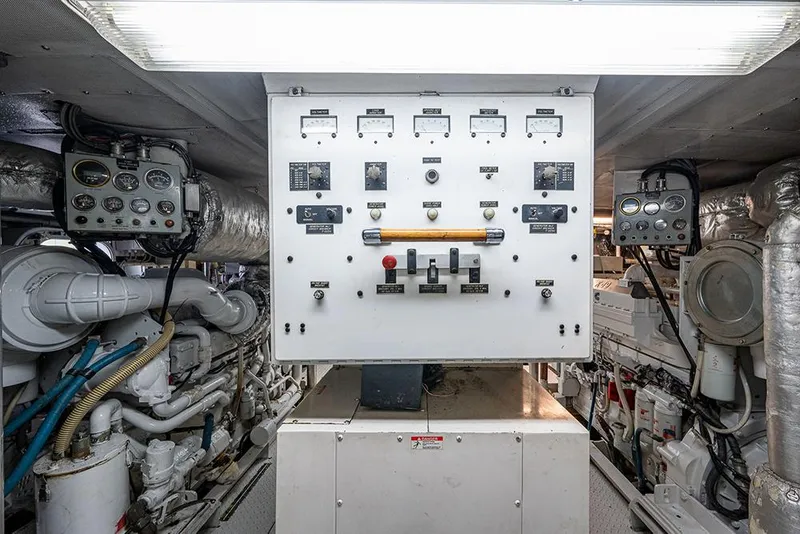 Slide: The Image of Engine Room - 39