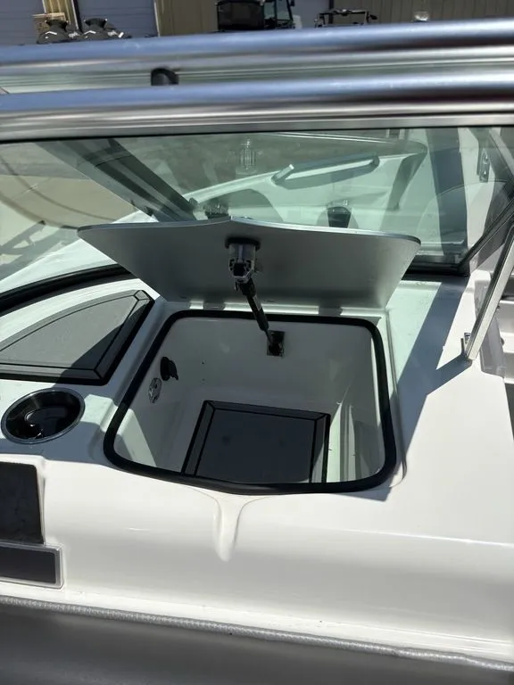 Slide: The Image of MasterCraft XT21 2018 - 25