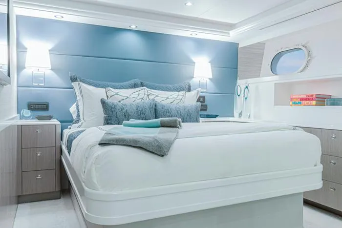 Slide: The Image of Guest Stateroom - Port - 33