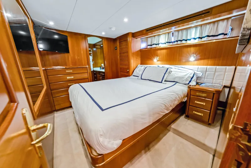 Slide: The Image of Starboard Guest Stateroom  - 10