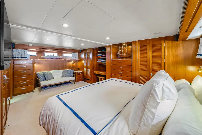 Slide: The Image of Owner's Stateroom  - 16