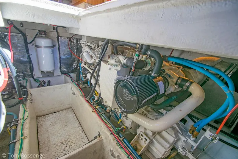 Slide: The Image of Bayliner 3788 Command Bridge Motoryacht 2001 - 54