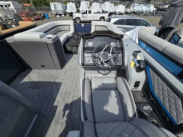 Slide: The Image of Godfrey Aquapatio 255 MT 2025 - 12