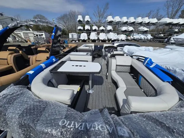 Slide: The Image of Godfrey Aquapatio 255 MT 2025 - 6