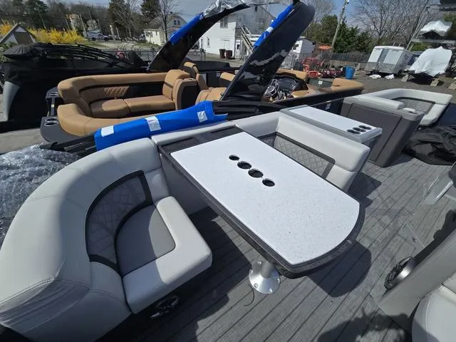 Slide: The Image of Godfrey Aquapatio 255 MT 2025 - 7