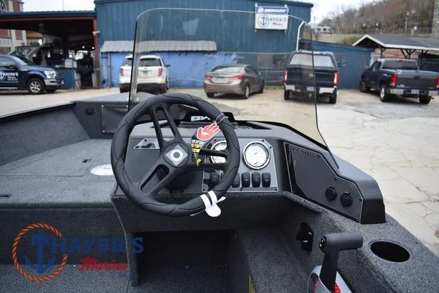 Slide: The Image of Lund 1650 Rebel XL SS 2025 - 10