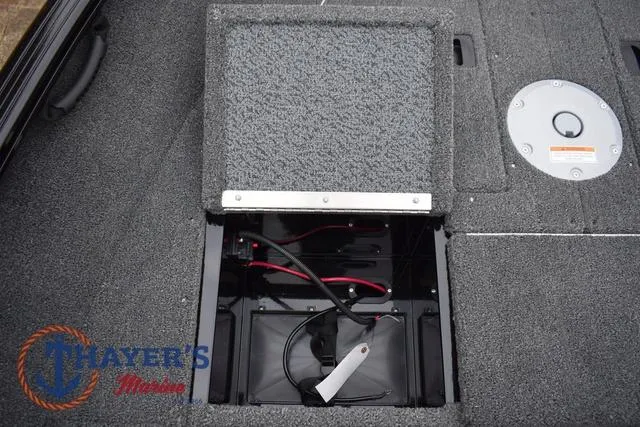 Slide: The Image of Lund 1650 Rebel XL SS 2025 - 13