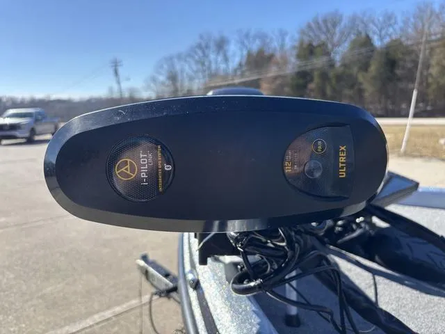 Slide: The Image of Close-up of Minn Kota Ultrex trolling motor on 2021 Phoenix 920 PRO XP boat. - 12