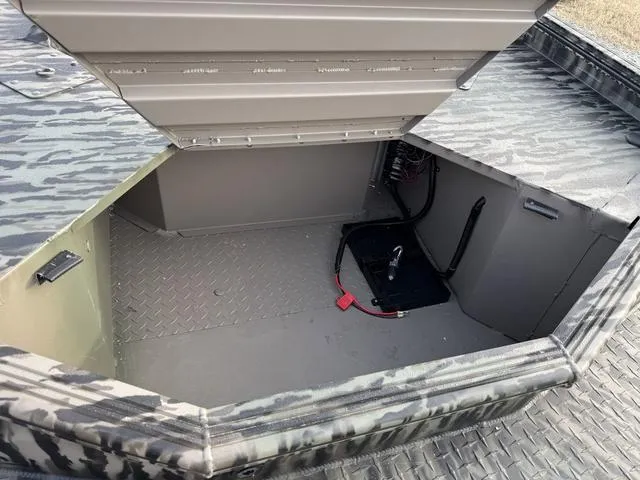 Slide: The Image of Edge Duck Boats 756DB BANDED EDITION 2025 - 7