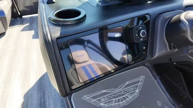 Slide: The Image of Bennington M Swingback 22 MSB 2025 - 24