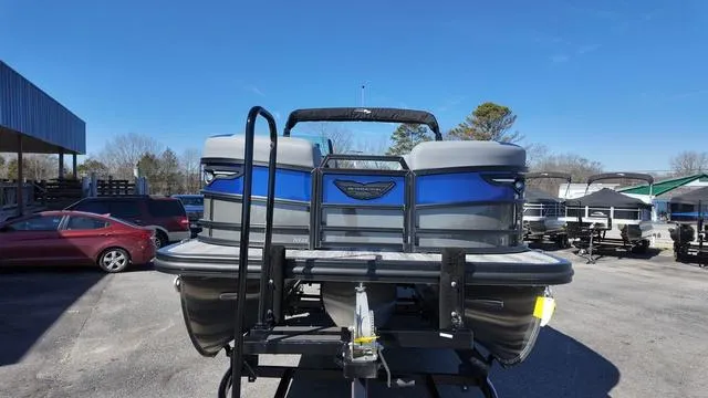 Slide: The Image of Bennington M Swingback 22 MSB 2025 - 9