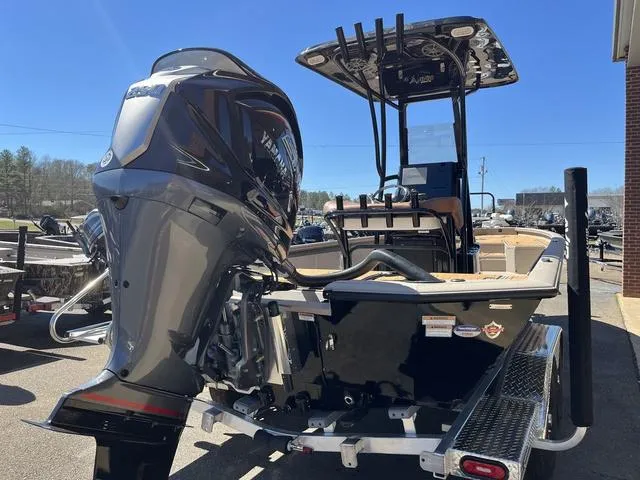 Slide: The Image of Avid 23 Mag 2025 - 10