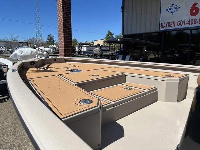 Slide: The Image of Avid 23 Mag 2025 - 15