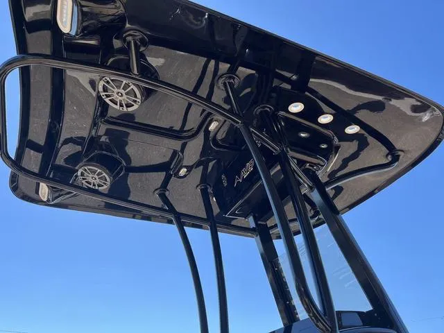 Slide: The Image of Avid 23 Mag 2025 - 7